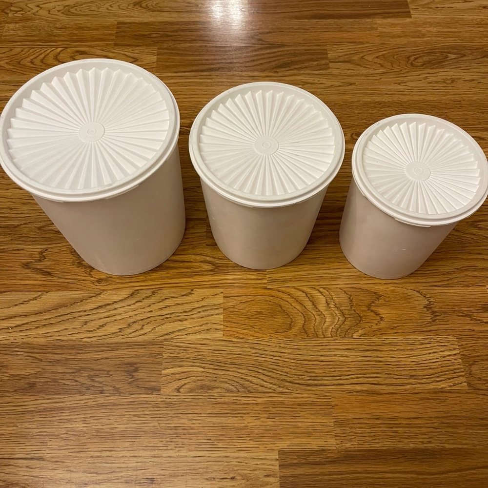White Tupperware Nesting Canister Set 3 with lids